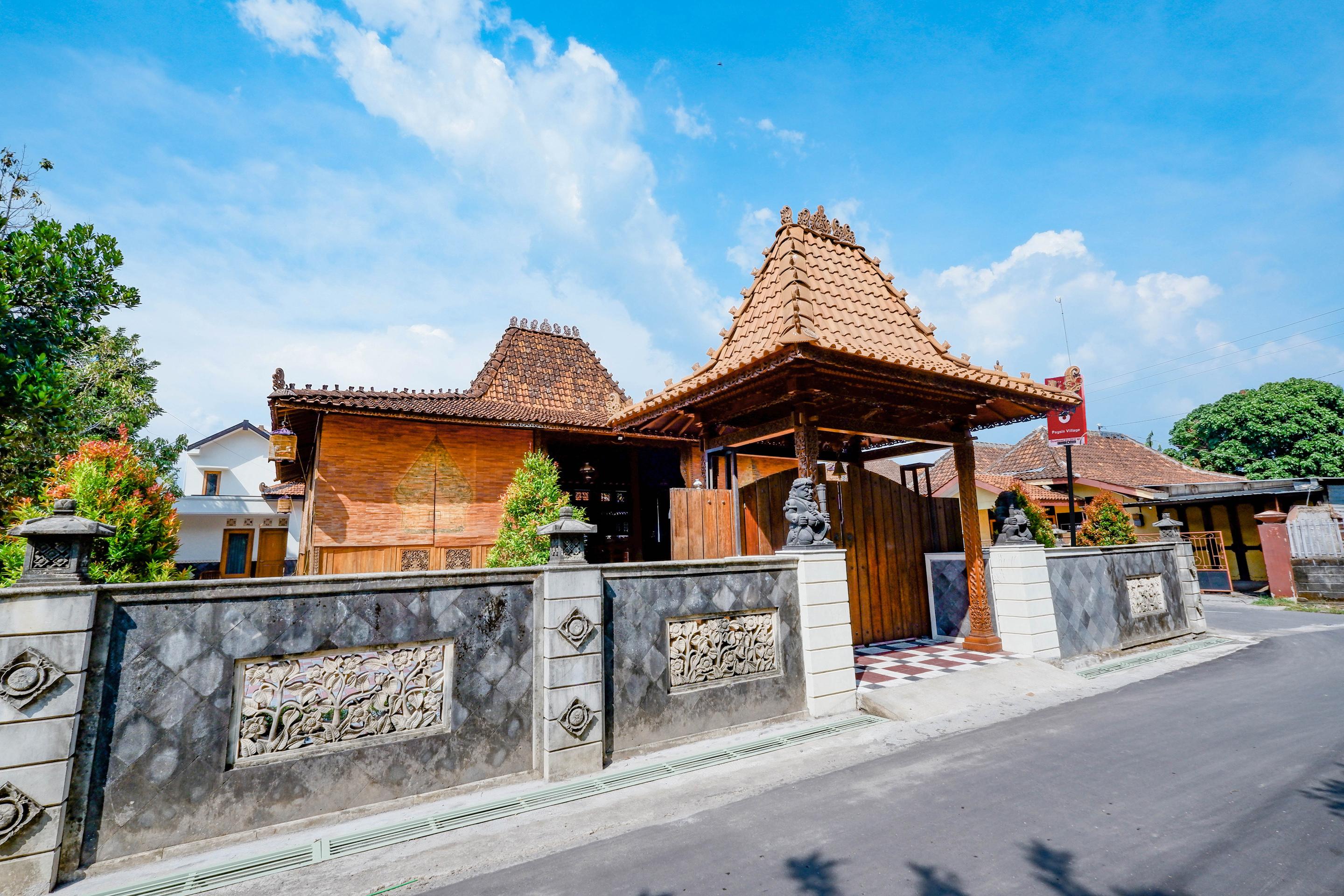 Oyo 2327 Pagsis Village Klaten Eksteriør billede